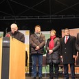 Kundgebung 'Gemeinsam gegen Gewalt' / © Diözese Linz Bischof Ludwig Schwarz und die anderen Redner bei der Kundgebung auf der Bühne am Linzer Hauptplatz.