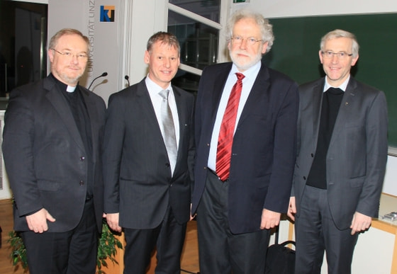 Generalvikar Univ.-Prof. DDr. Severin Lederhilger, KTU-Rektor Univ.-Prof. Dr. Franz Gruber, Univ.-Prof. Dr. Anton Zeilinger und Bischofsvikar Regens Dr. Johann Hintermaier bei der Thomas-Akademie 2015