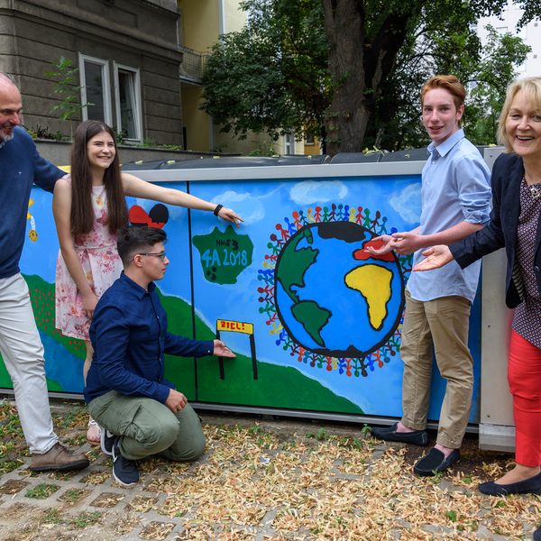 'FUNARTE macht Schule' Abschlussfest des Projektes der Katholischen Jungschar/Dreikönigsaktion mit der Stelzhammerschule / NMS 3 Linz. Schülerinnen und Schüler gestalteten ausgehend vom ProjektpartnerInnenbesuch von FUNARTE aus Nicaragua im Rahmen de