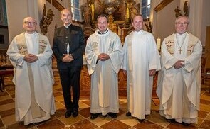 Pfarrstrukturreform: Amtseinführung von Pfarrer und Pfarrvorständen in der neuen Pfarre Tassilo-Kremsmünster