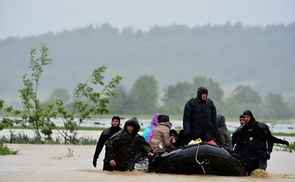 novimagazin.rs / Hochwasser in Serbien und Bosnien