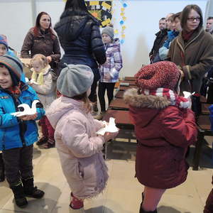 Kindersegnung 2015 in der Stadtpfarrkirche Urfahr mit dem Kindergarten Schwalbennest.